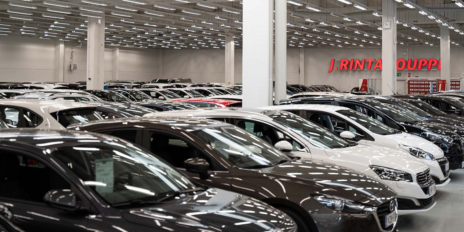 J. Rinta-Joupin laajasta autovarastosta loydat juuri sinulle sopivan ajoneuvon joustavalla rahoituksella